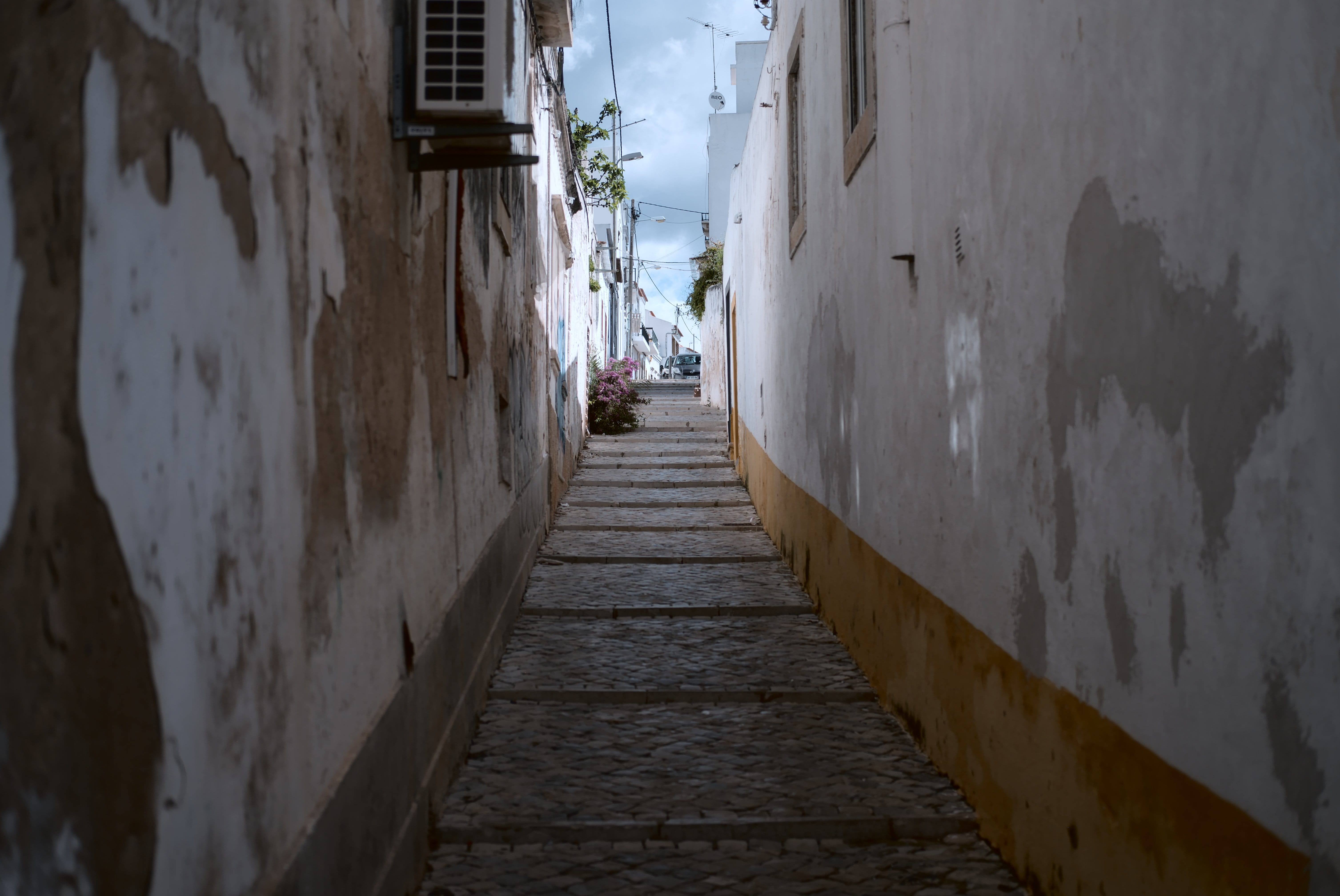 white painted wall, architecture, built structure, direction