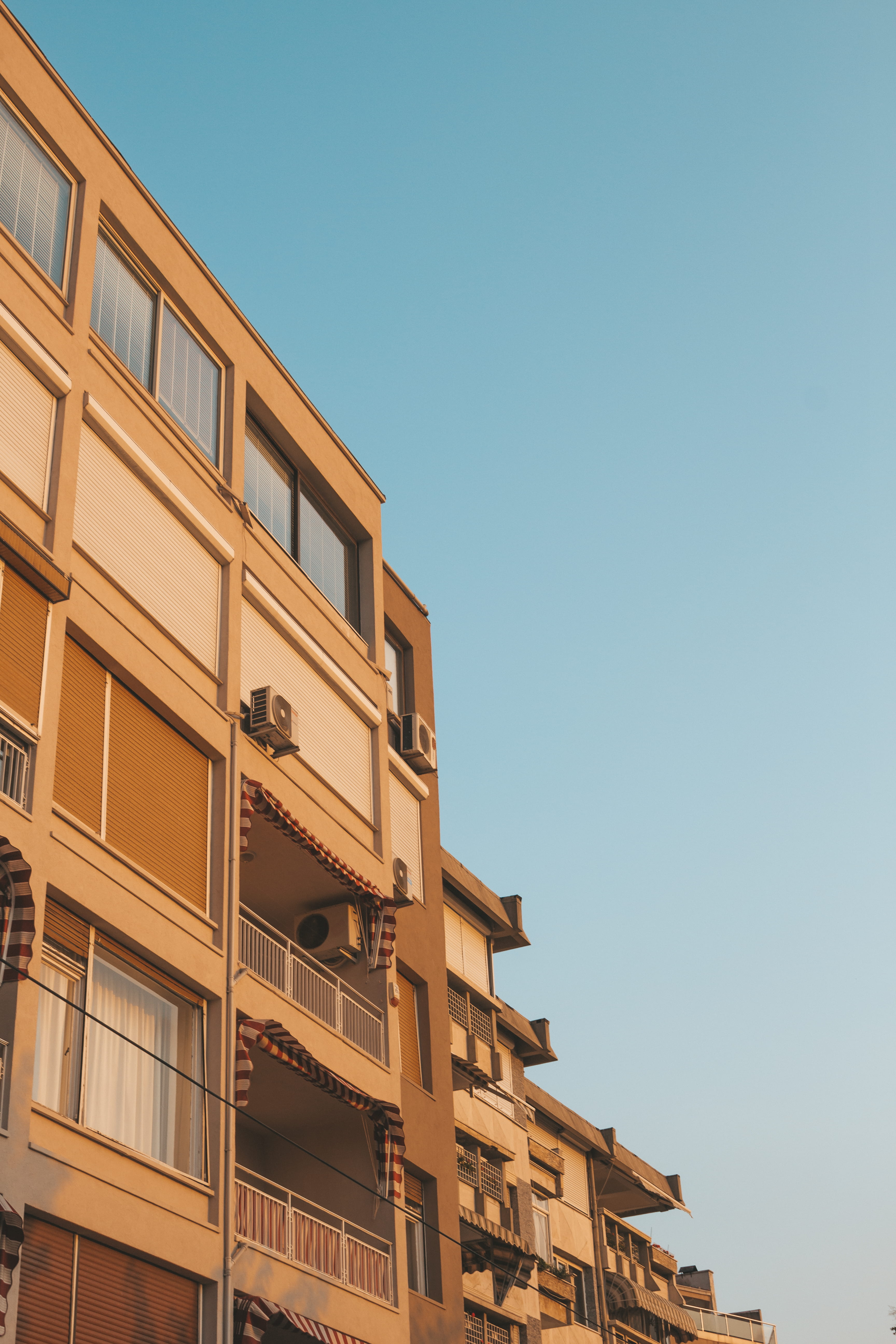 Brown Building, apartment, architecture, sky, built structure