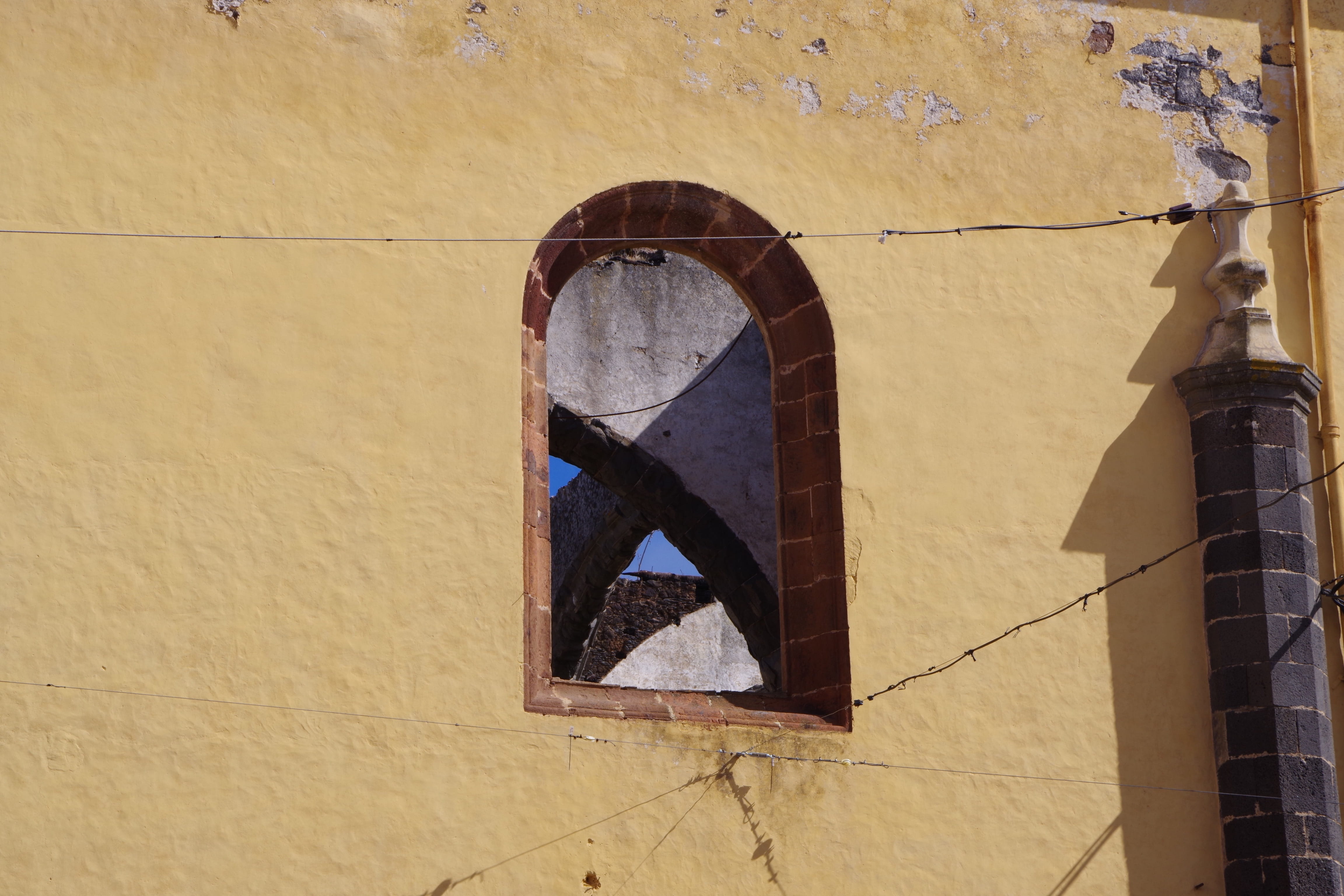 window, wall, facade, architecture, building, house, old, structure