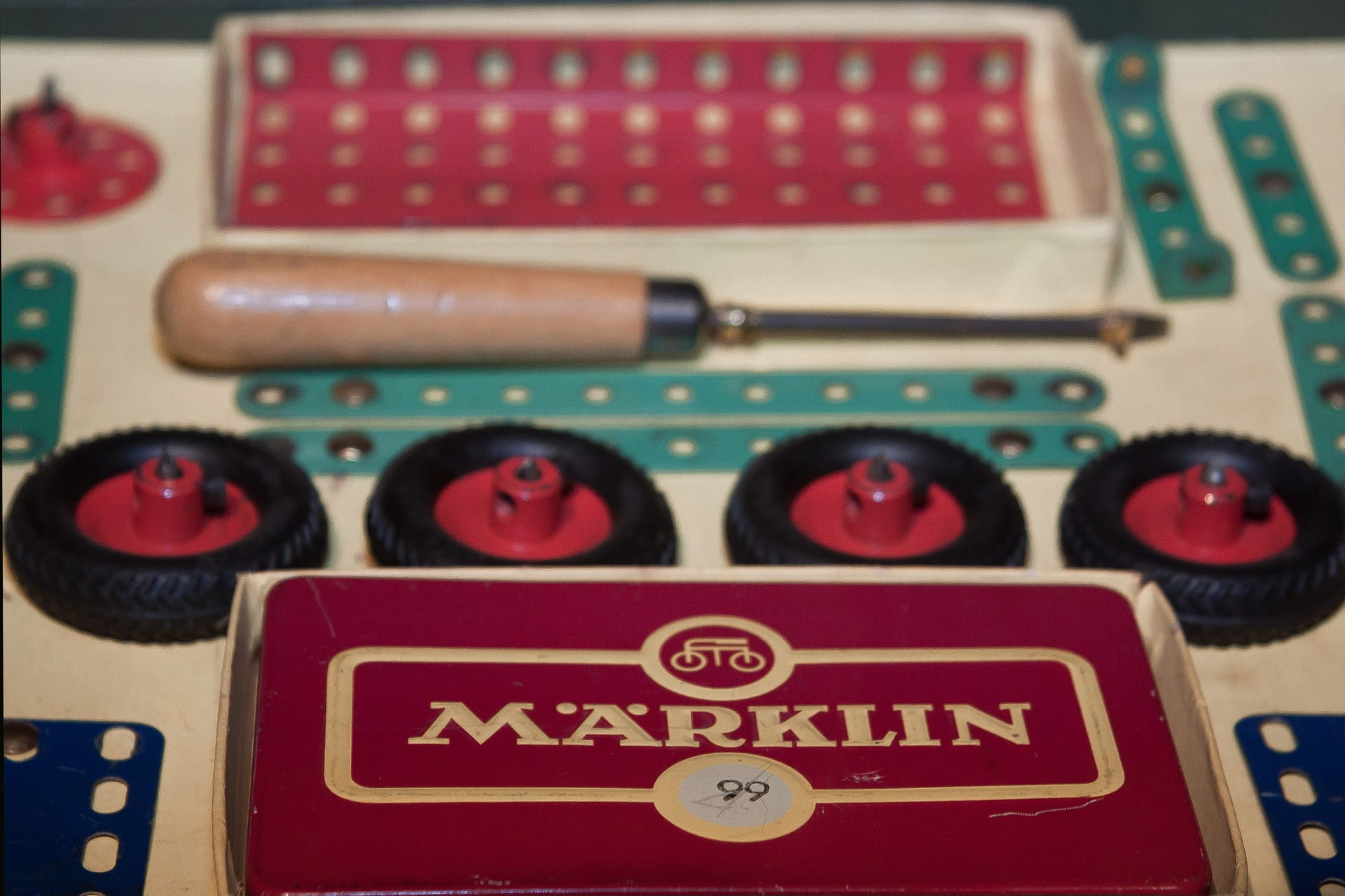 marklin, toy, object, tool, text, western script, red, communication