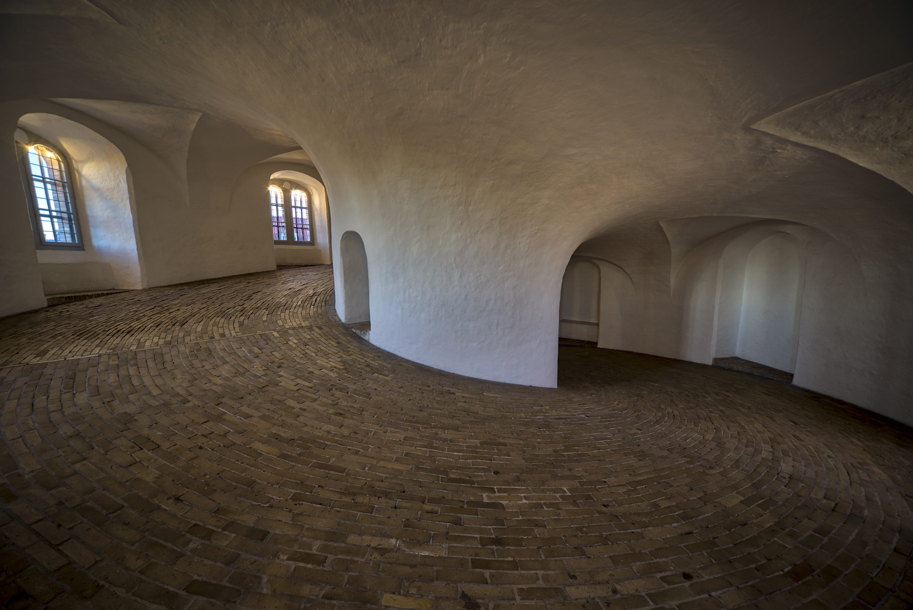 runde tarn, round tower, building, architecture, built structure