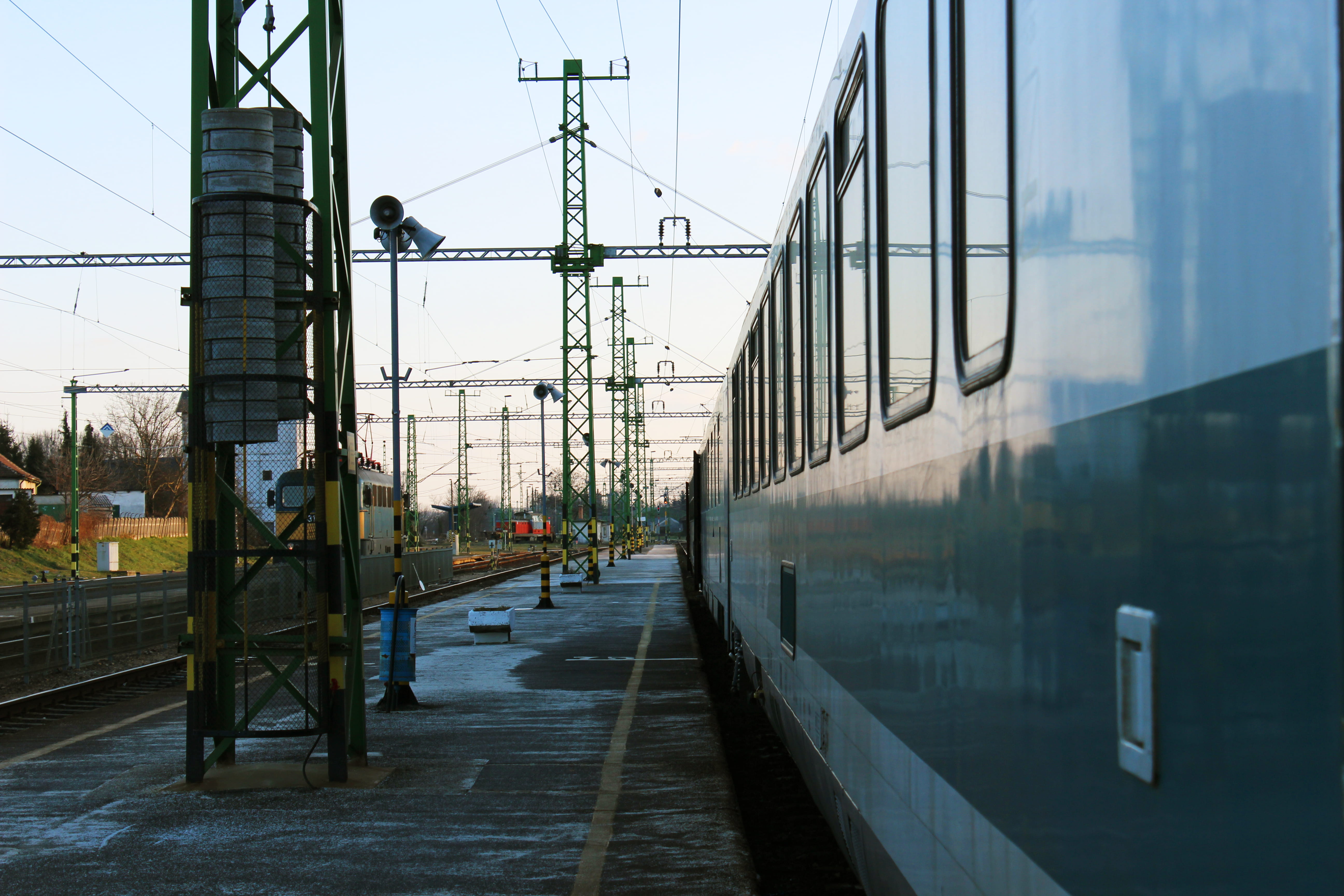 architecture, built structure, transportation, building exterior