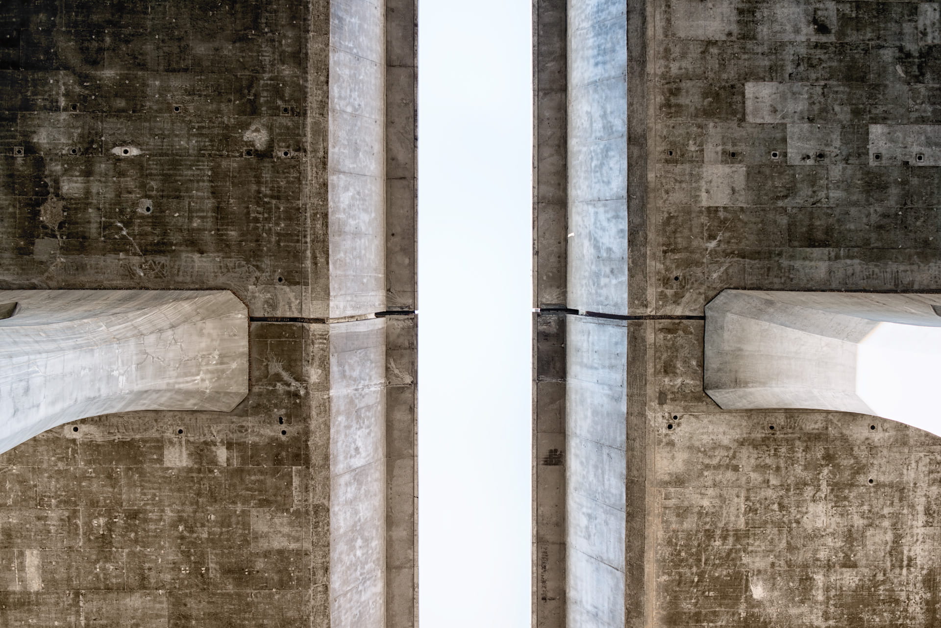Brown and White Ceiling during Daytime, architecture, building