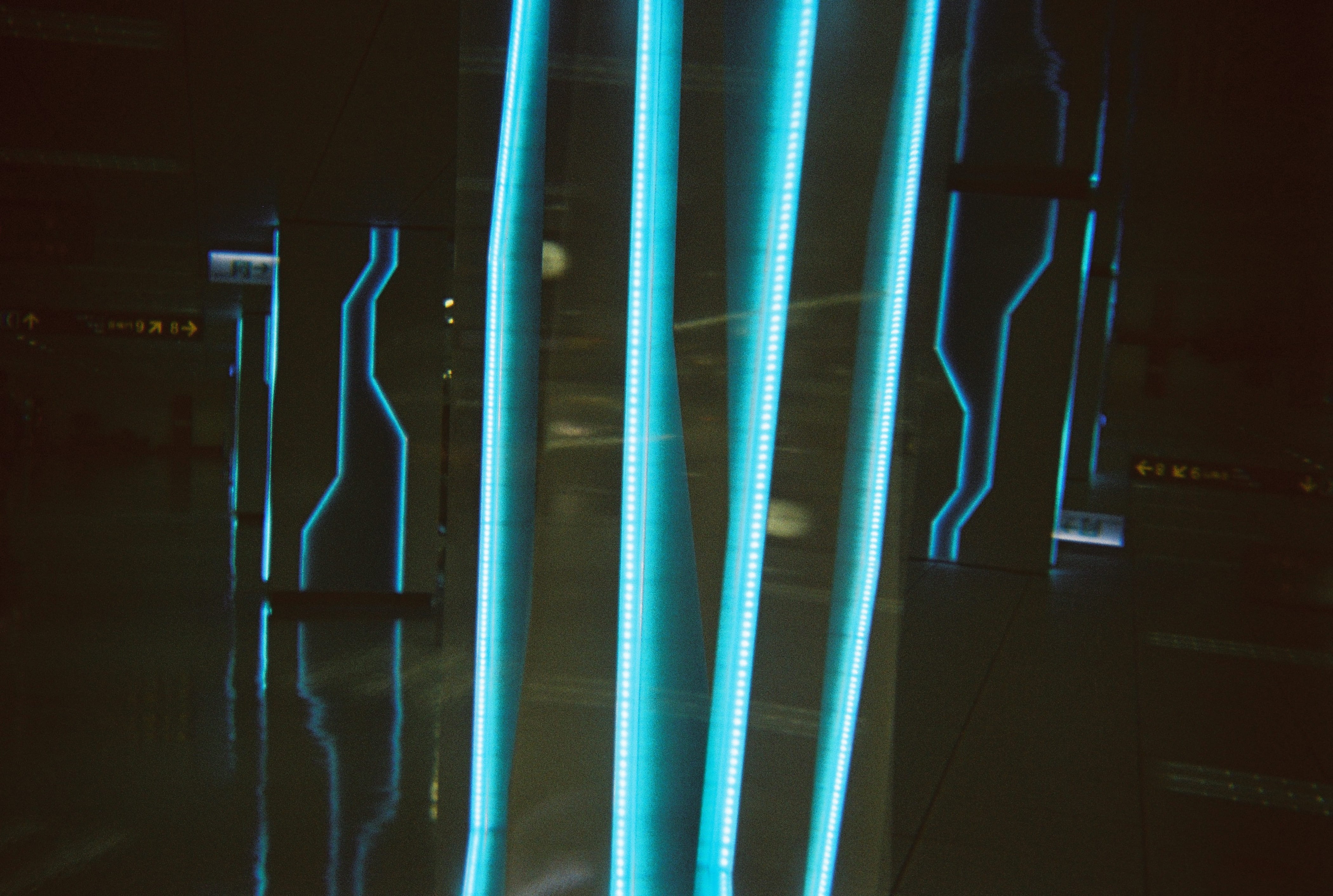 reflection, blue, tron, mirror, scifi, futuristic, illuminated