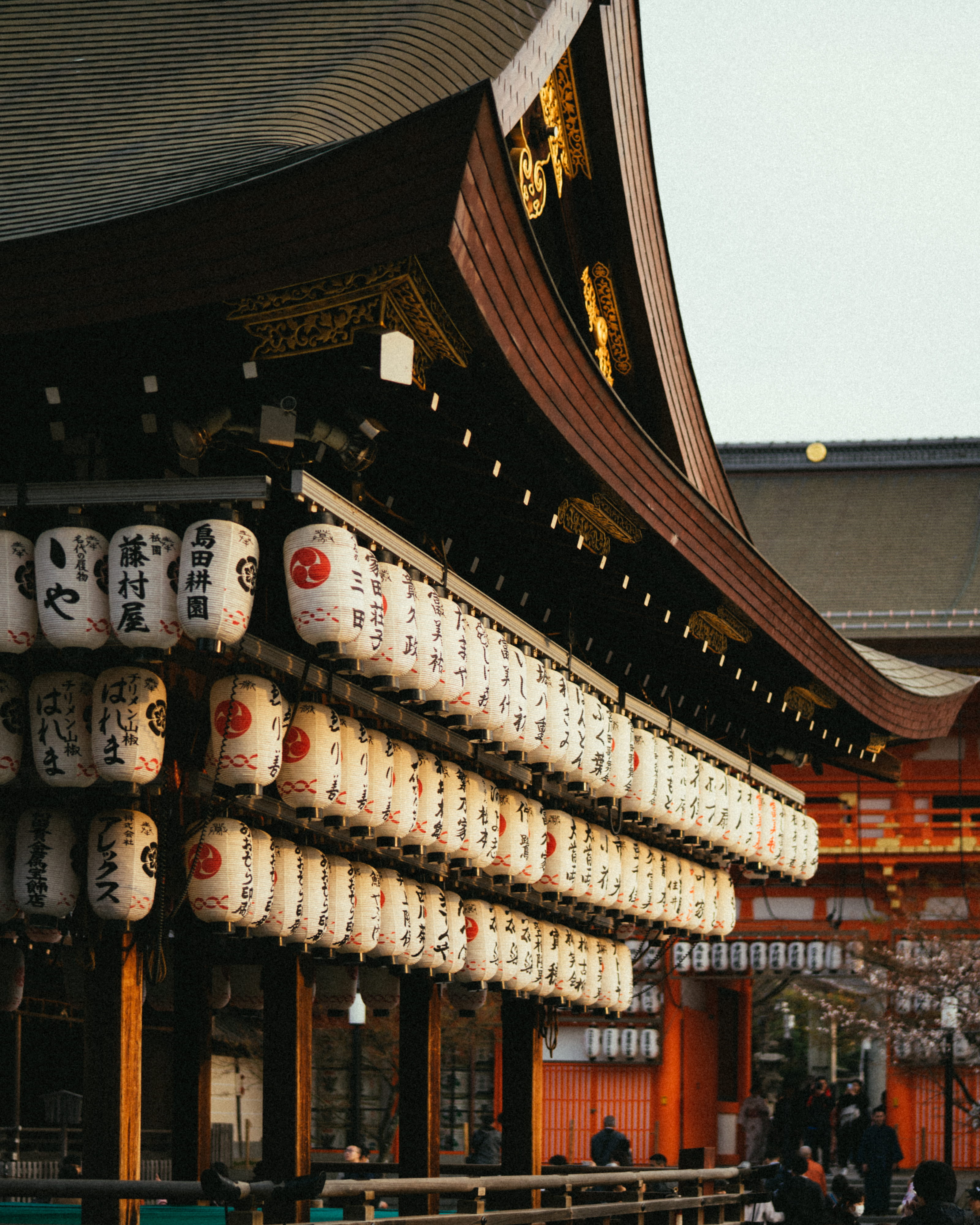 architecture, built structure, building exterior, incidental people