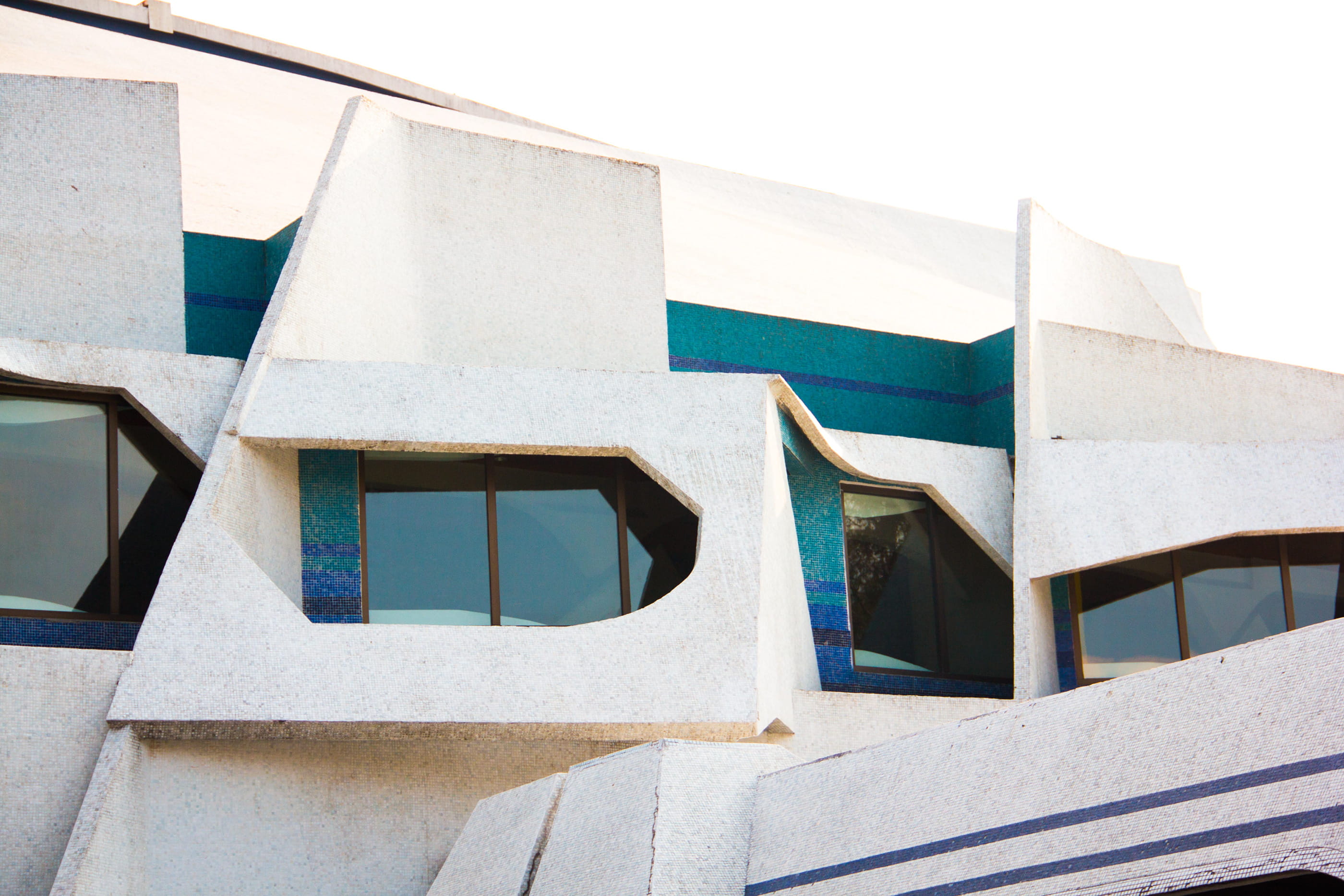 gray building during daytime, built structure, architecture, building exterior