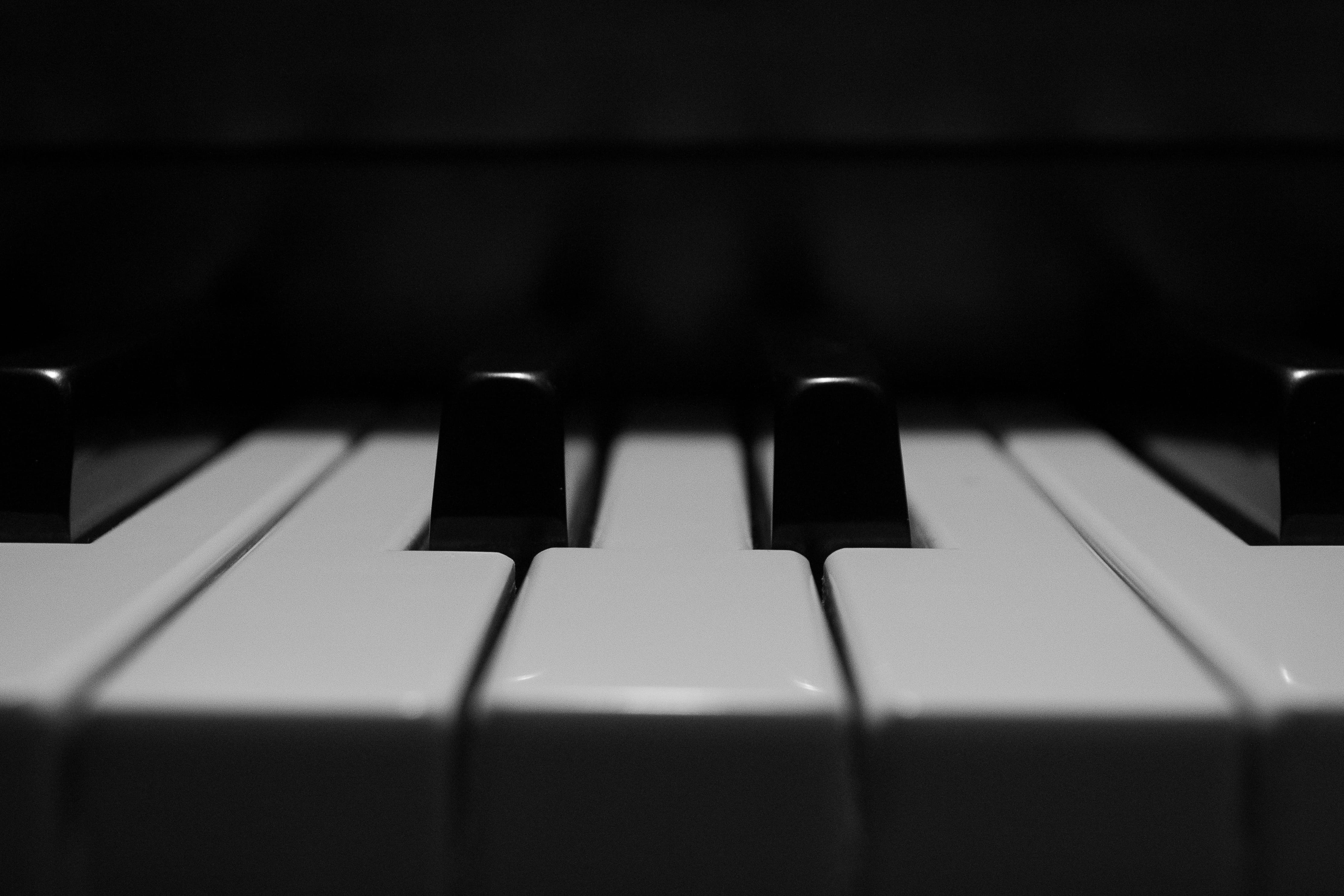 computer keyboard, computer hardware, electronics, piano, leisure activities