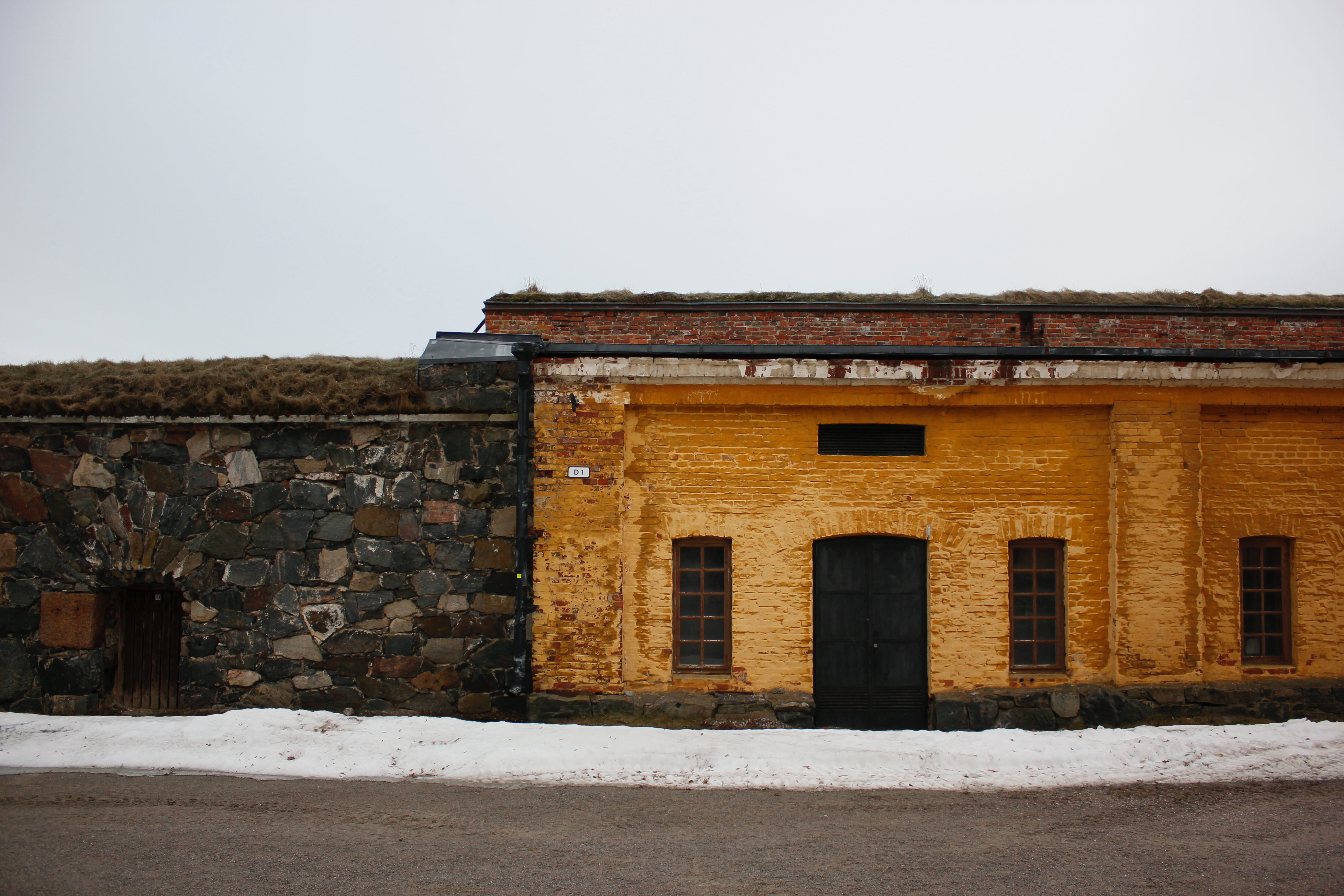 architecture, building exterior, built structure, sky, wall