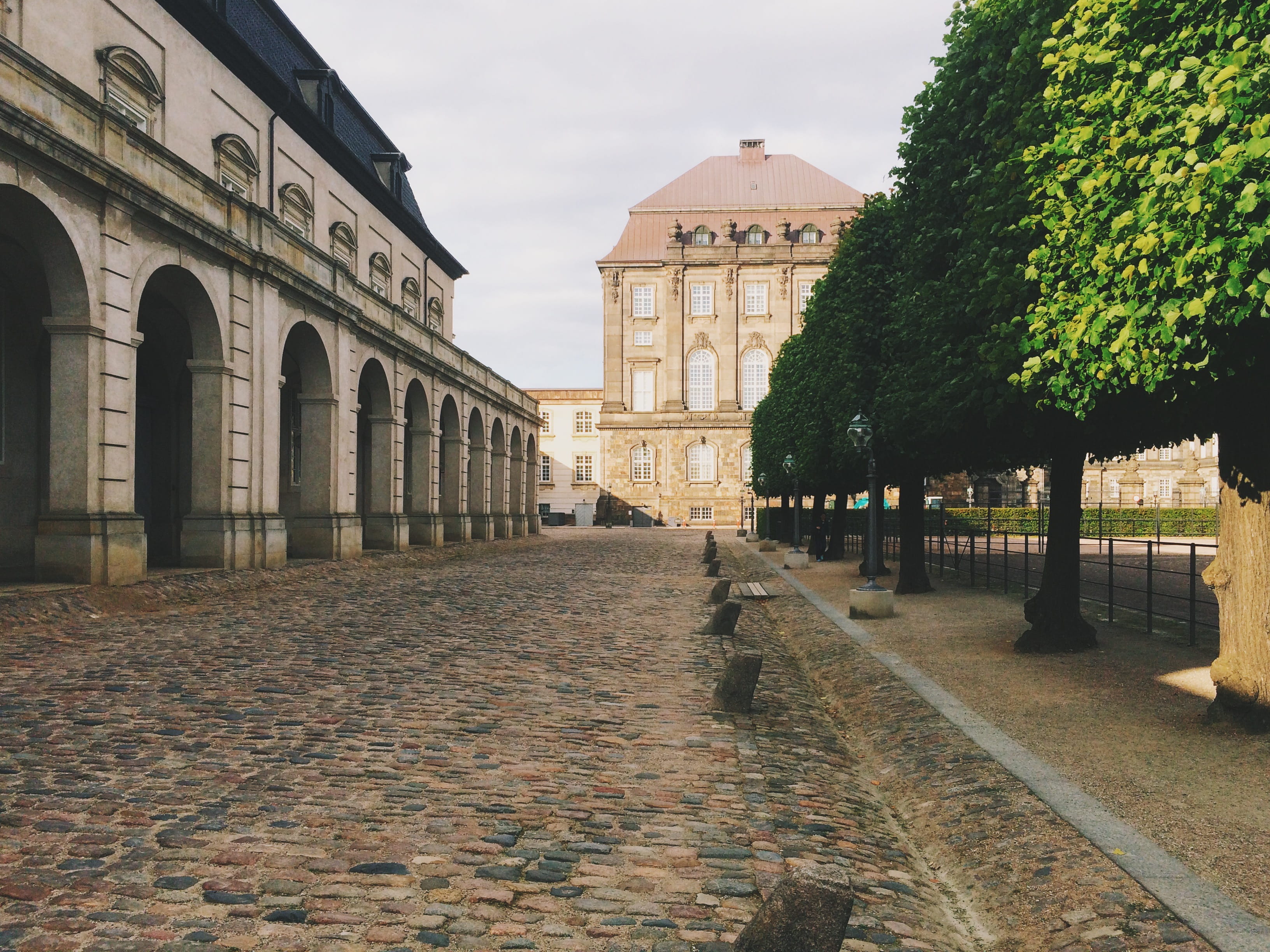 empty road, architecture, built structure, building exterior