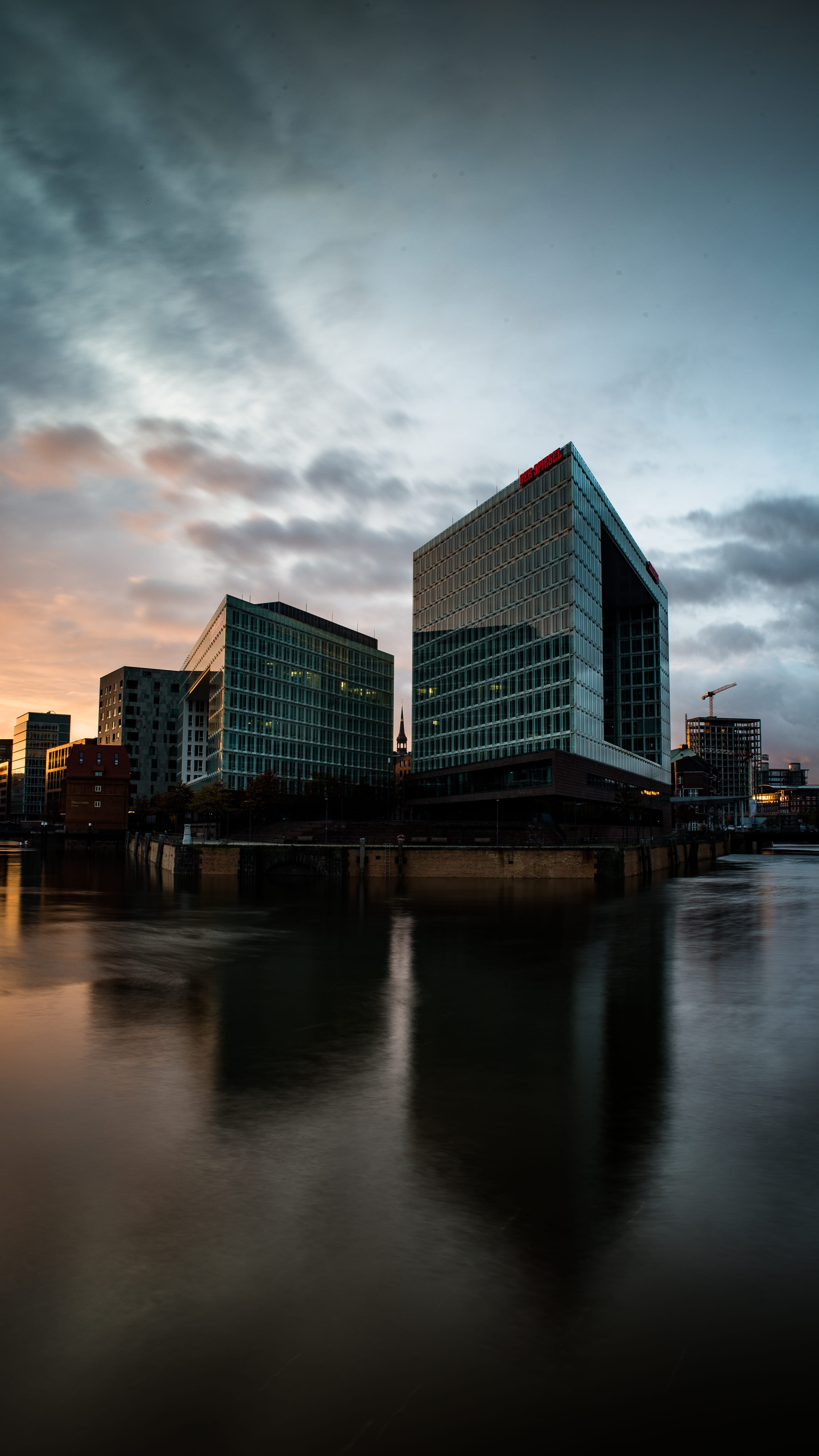 architecture, building exterior, sky, built structure, cloud - sky