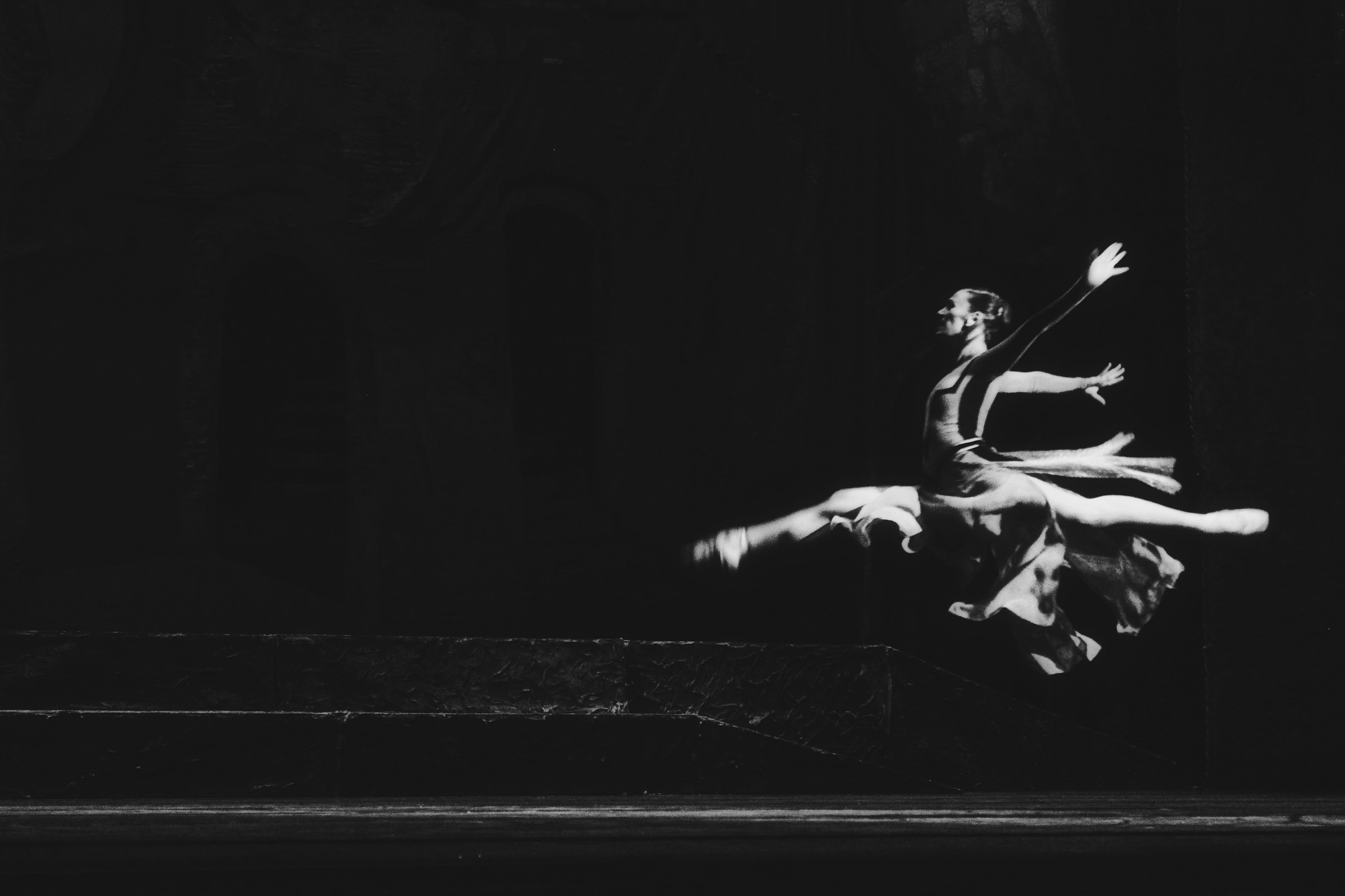 performance, full length, dancing, skill, mid-air, jumping