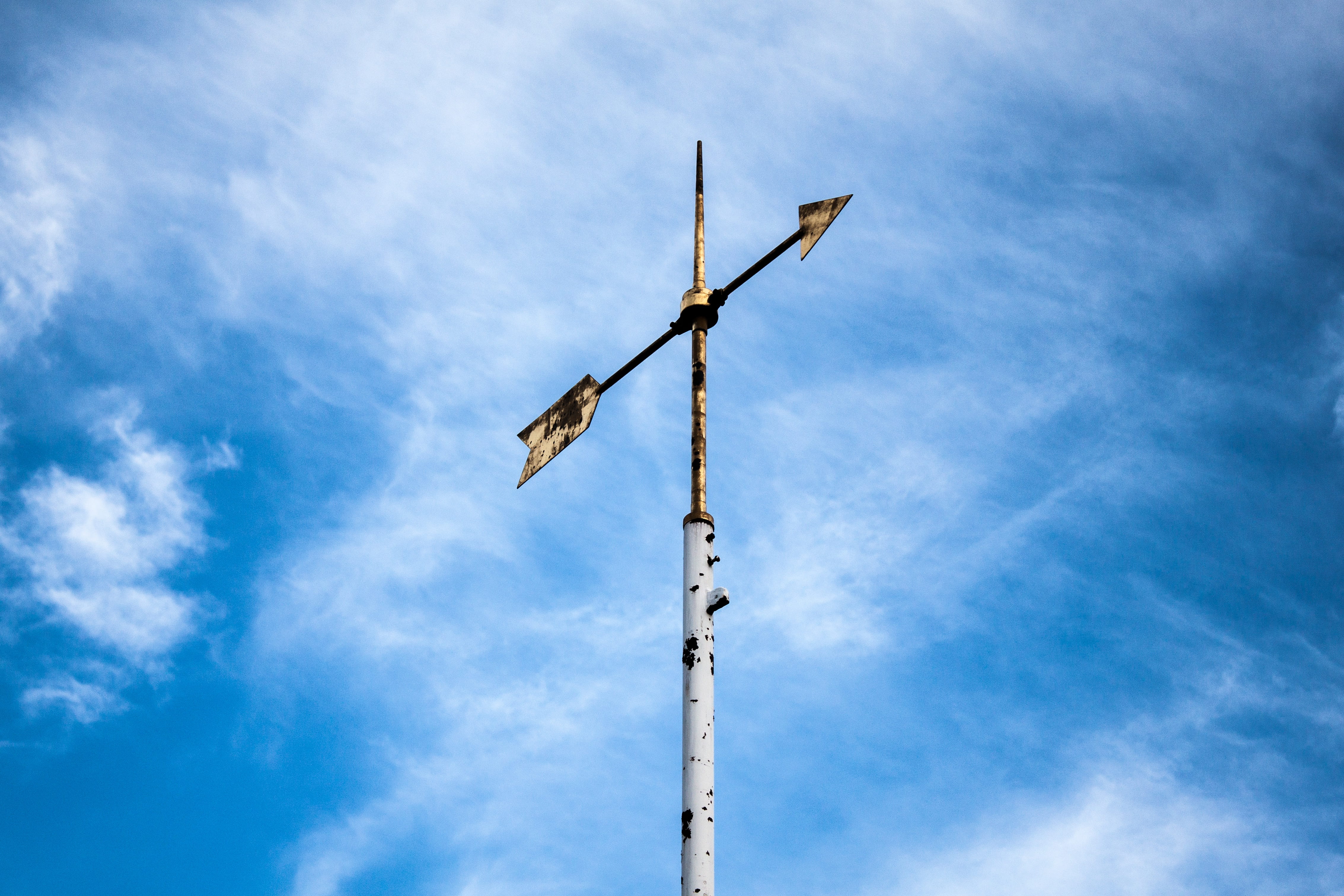 sky, cloud, high, wind, wind arrow, wind direction indicator