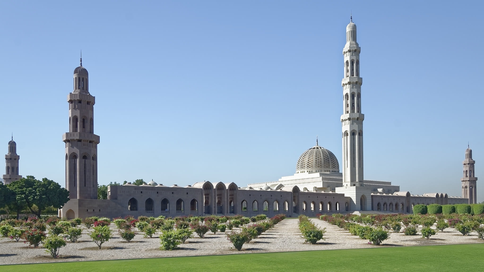 oman, muscat, sultan qaboos grand mosque, minaret, architecture