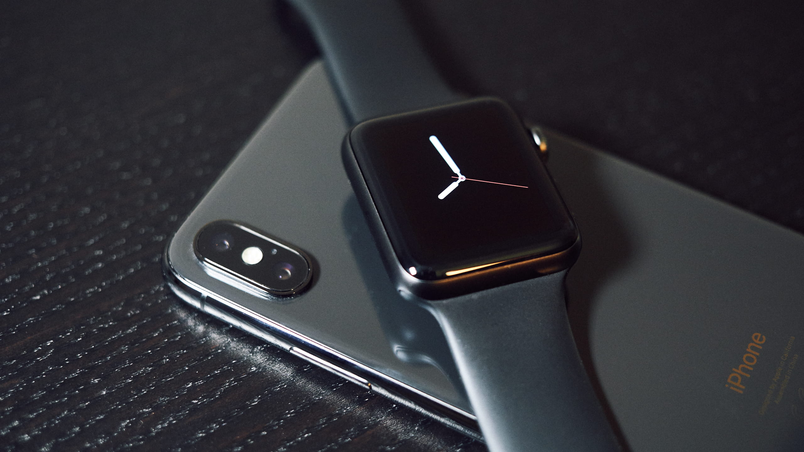 dark, minimalism, smartwatch, smartphone, detail, closeup, product