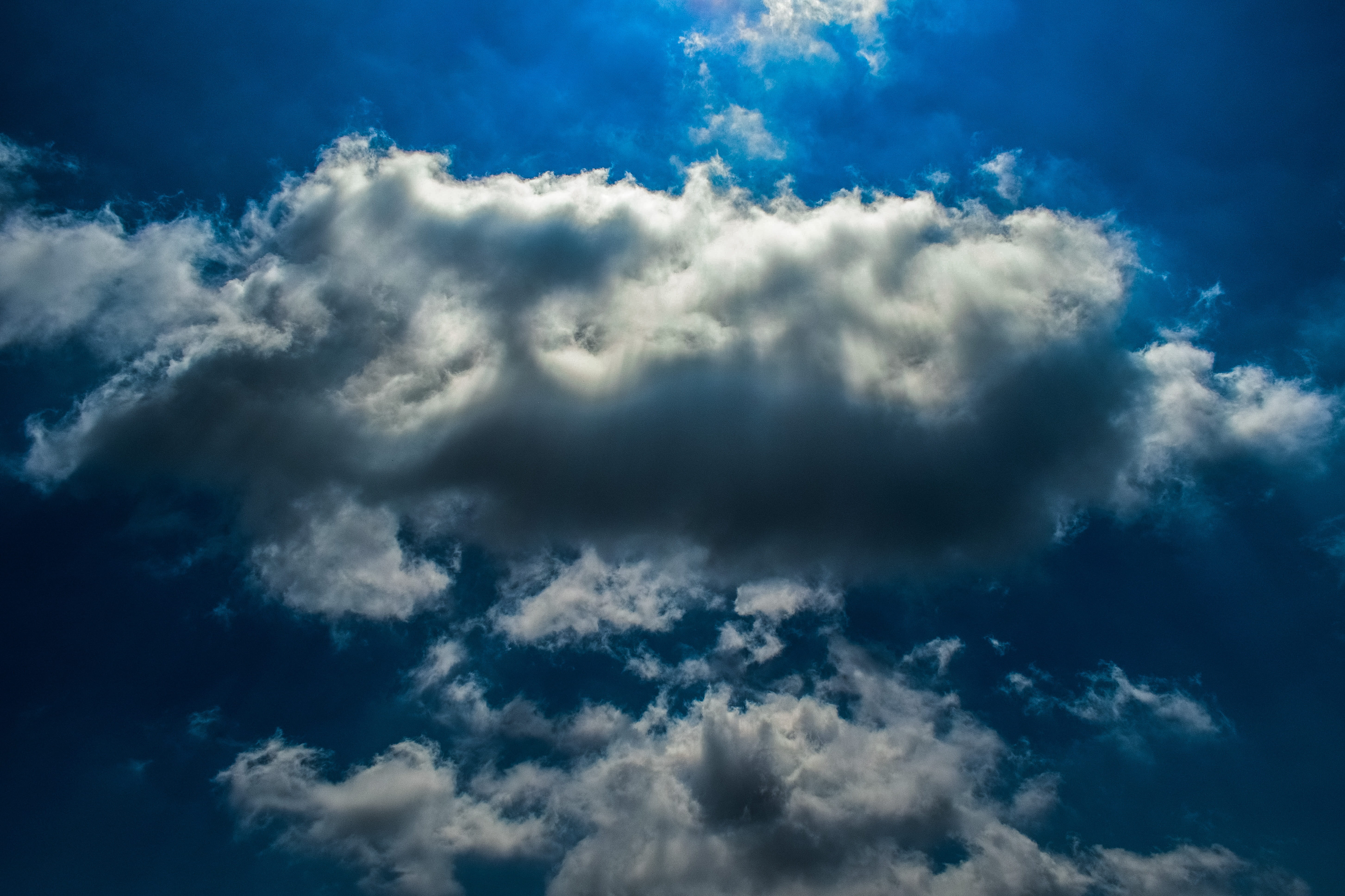sky, clouds, light, nature, atmosphere, sunlight, sunbeam, cloud - sky
