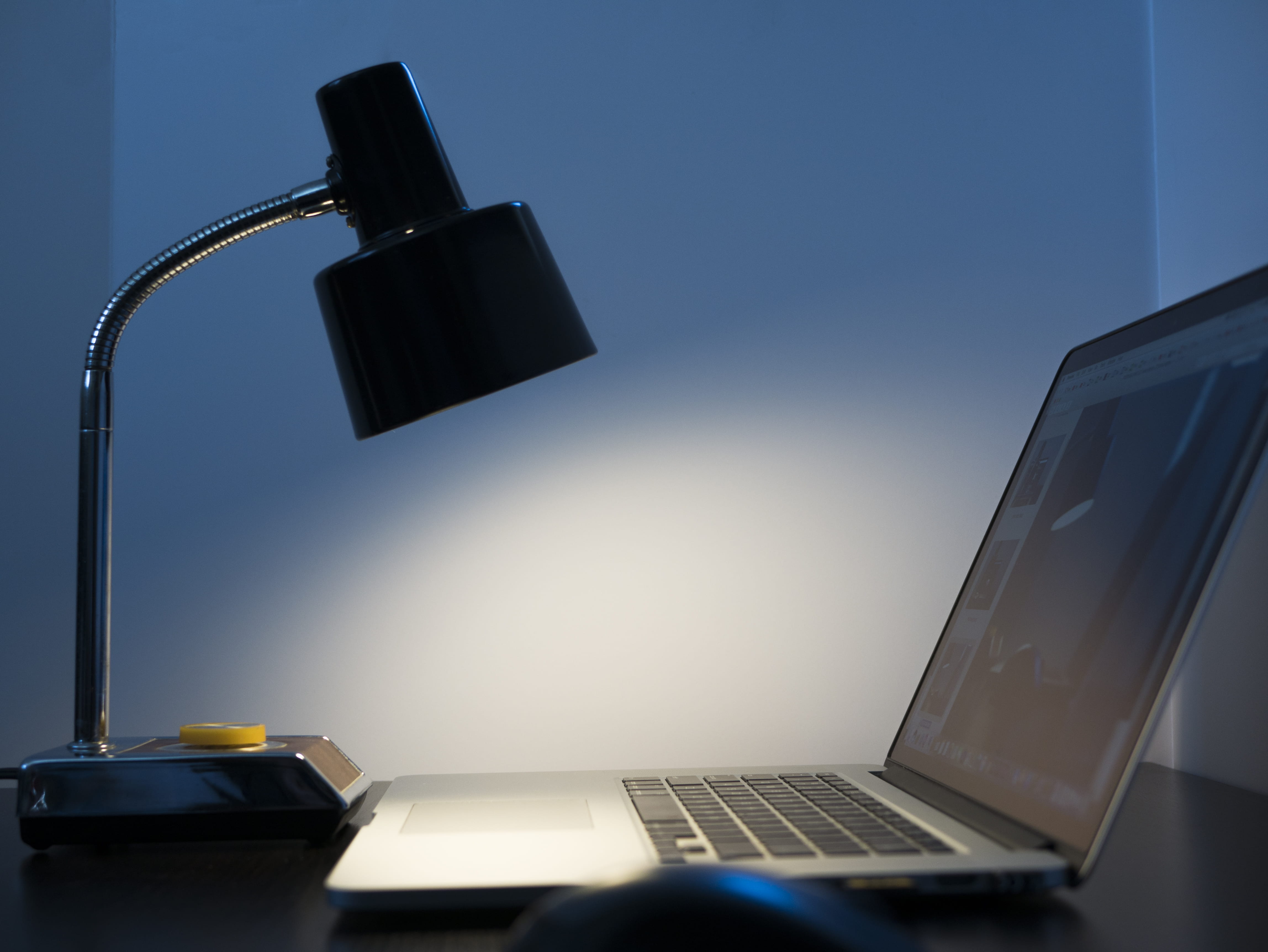 lamp, reflection, dark, light, computer, laptop, browsing, mouse