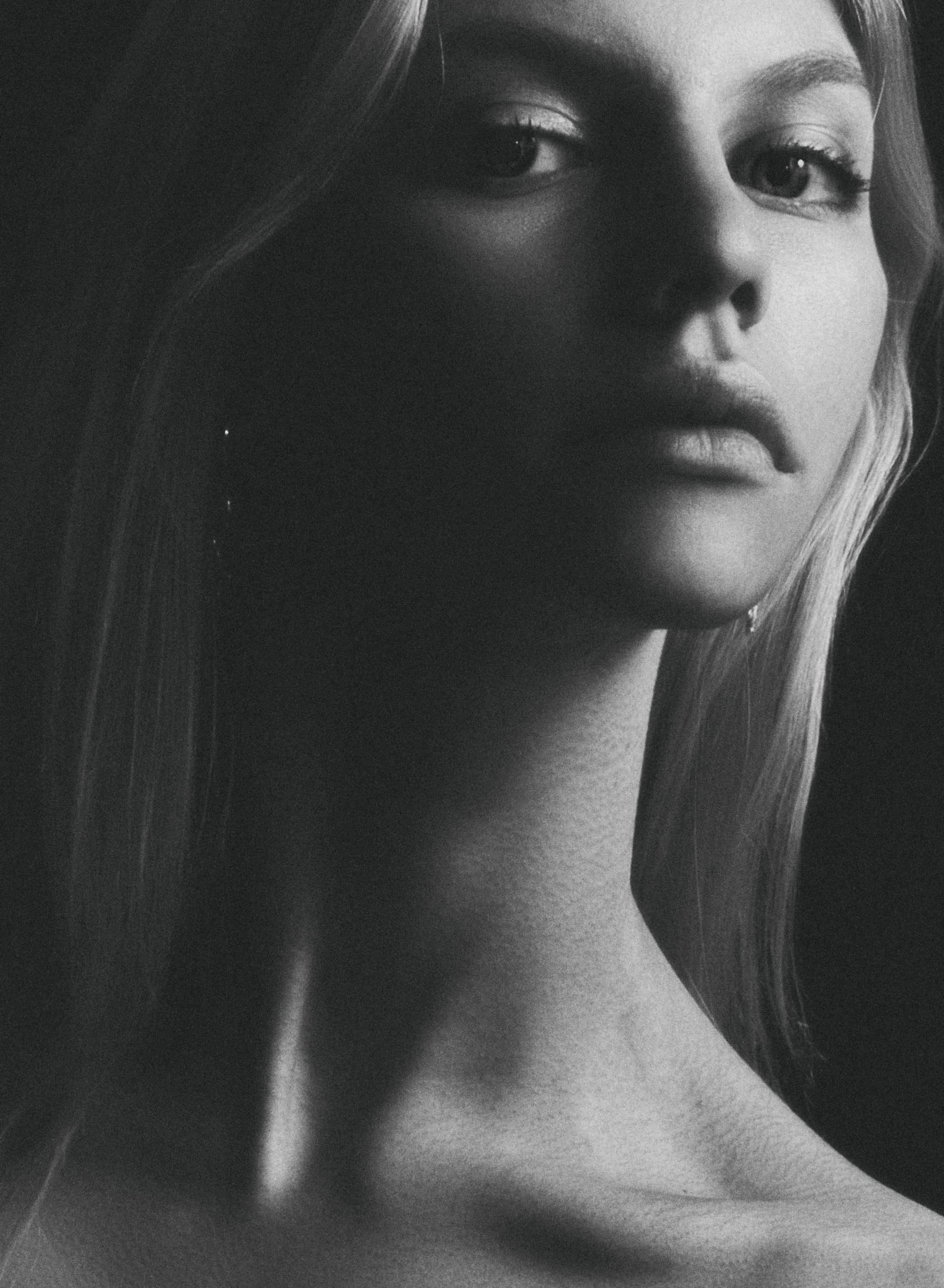 Free Download Hd Wallpaper Monochrome Photo Of Woman Attractive Beautiful Beauty Black 