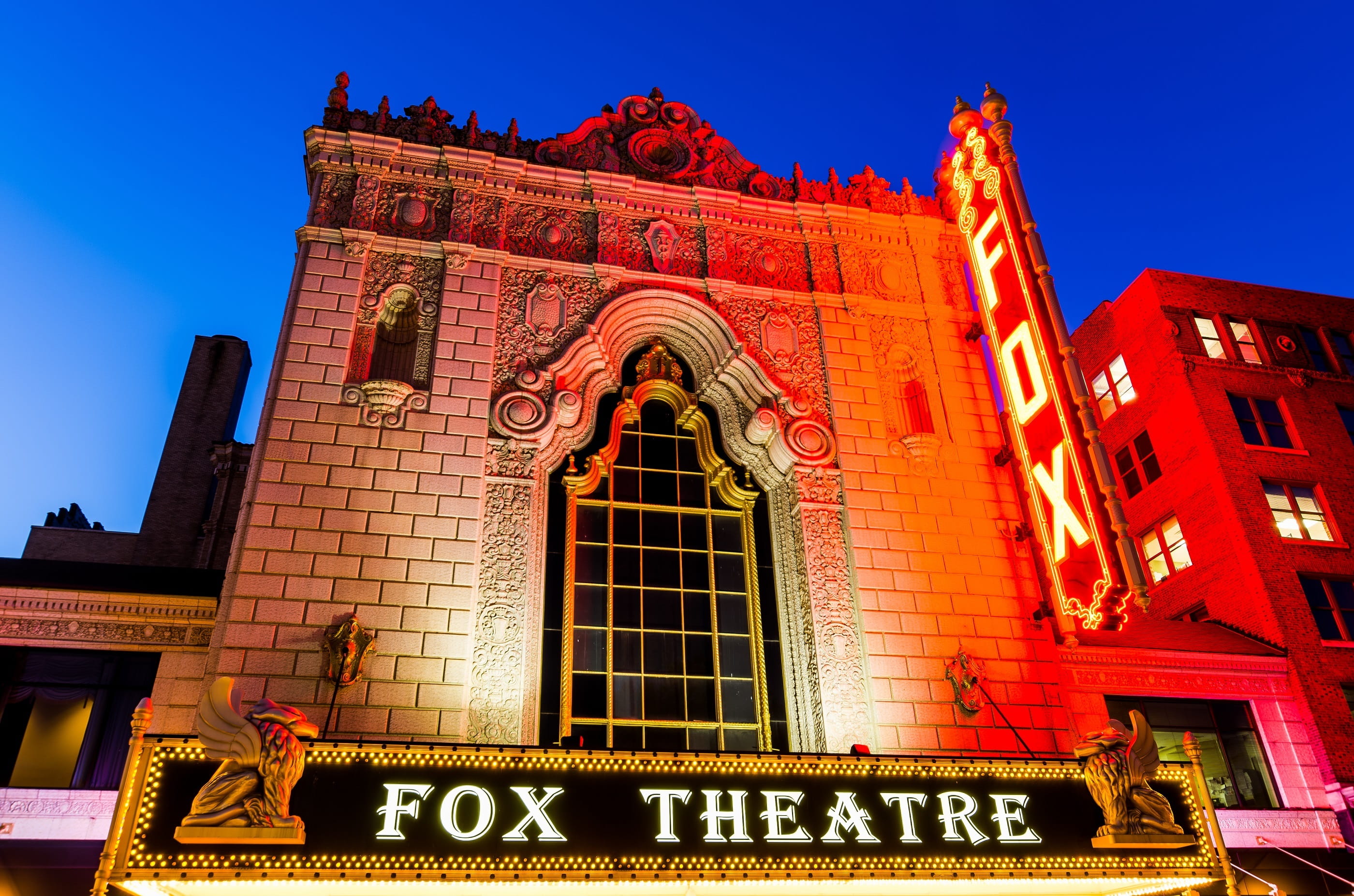 theater, fox, construction, architecture, urban, text, built structure