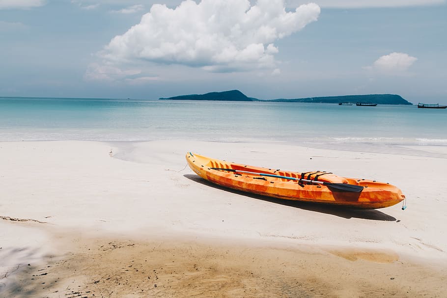 yellow and black kayak boat on seashore, vehicle, transportation, HD wallpaper