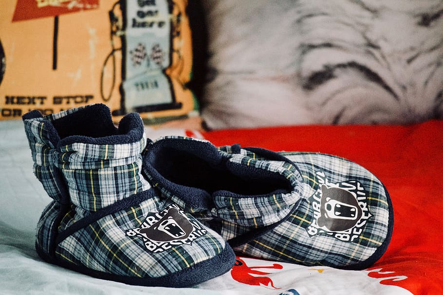 slippers, goodnight, child, guy, read, sleep, fatigue, rest HD wallpaper