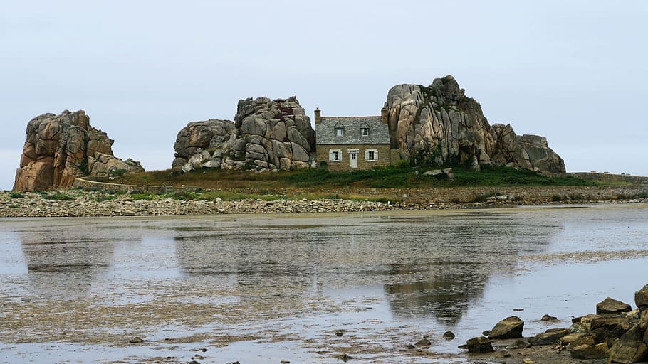 plougescan, castel, mn, brittany, sea, rock house, coastal HD wallpaper