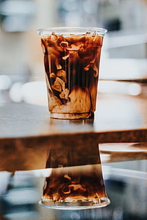 liquid in clear plastic cup, glass, beverage, drink, alcohol HD wallpaper