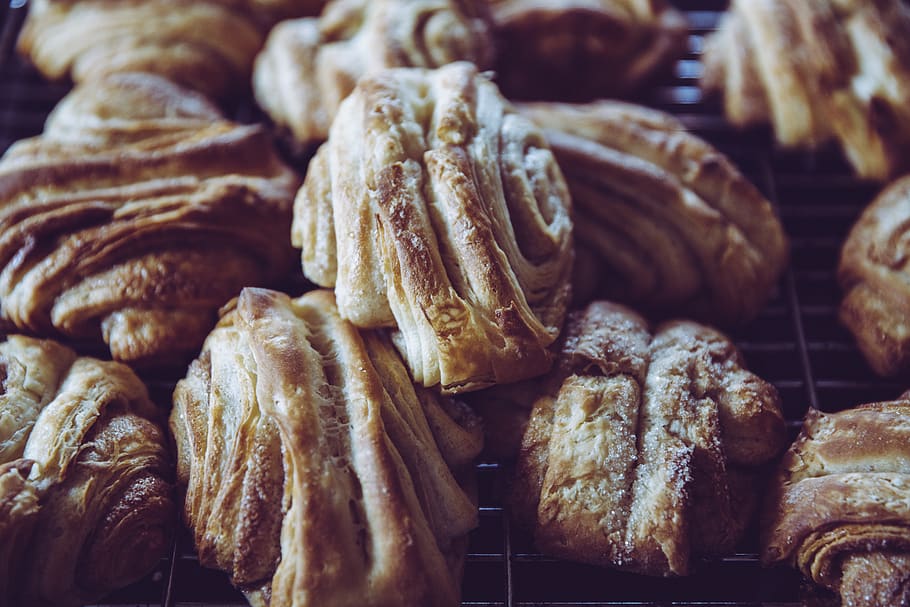 Closeup Photo of Croissant Breads, bake, baked, bakery, baking HD wallpaper