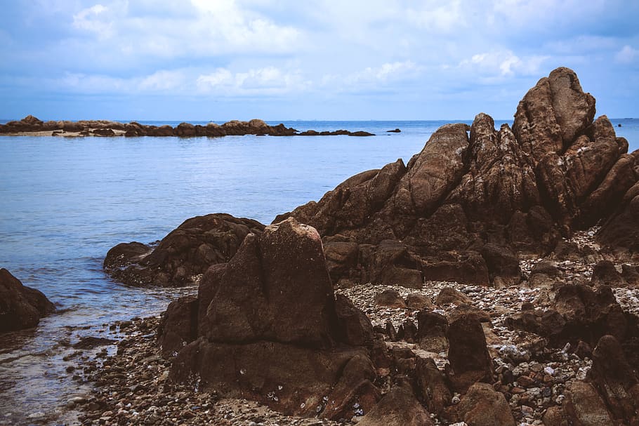 rock, rock - object, solid, sky, water, beauty in nature, sea HD wallpaper