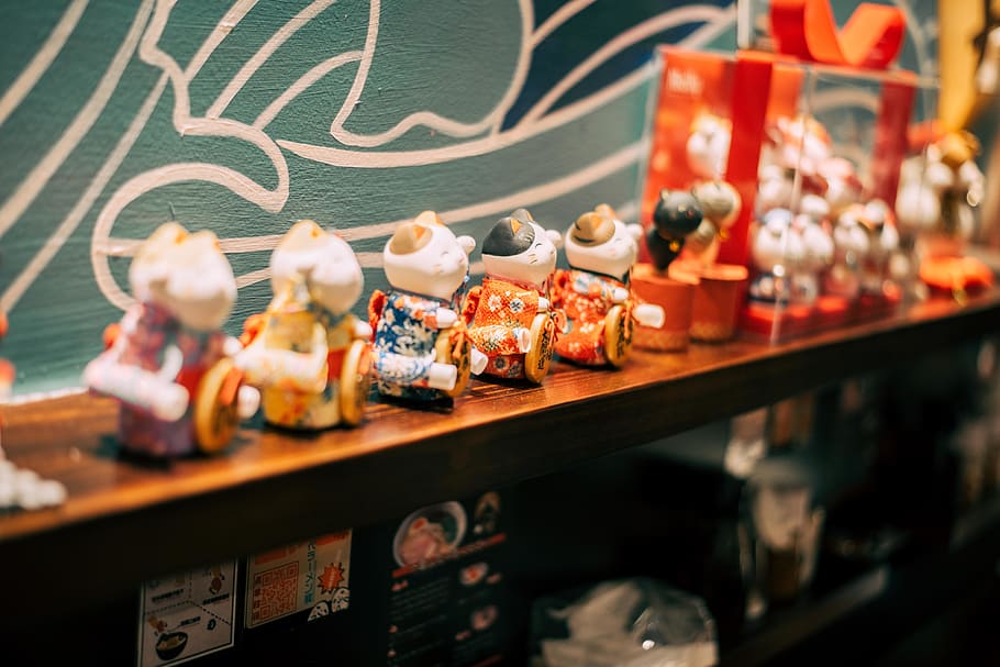 selective focus photography of assorted-color figurines, sweets, HD wallpaper