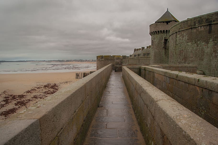 brittany, saint malo, ramparts, wall, fortifications, beach, HD wallpaper