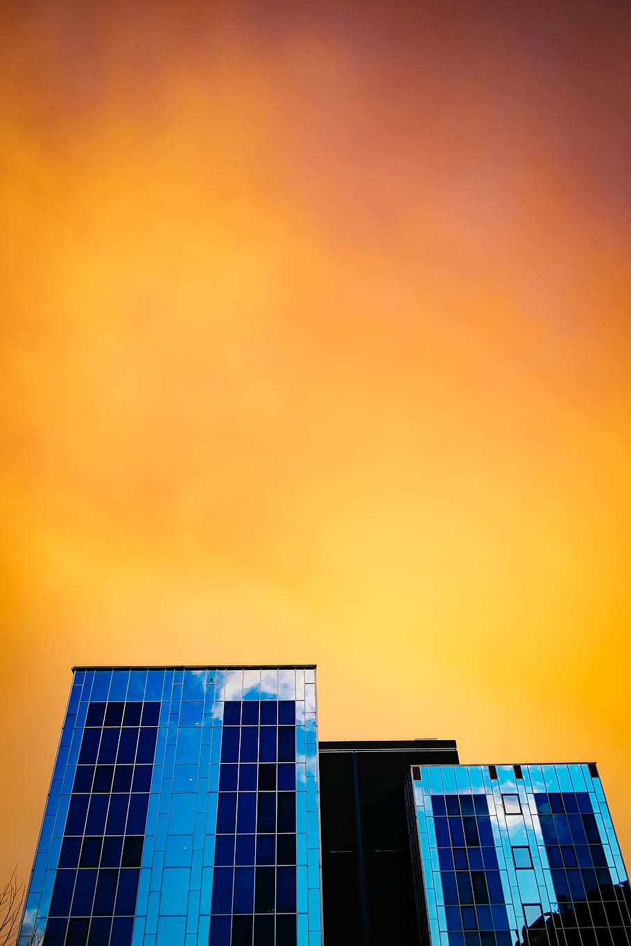 sunset, dusk, sky, yellow, buildings, architecture, windows HD wallpaper