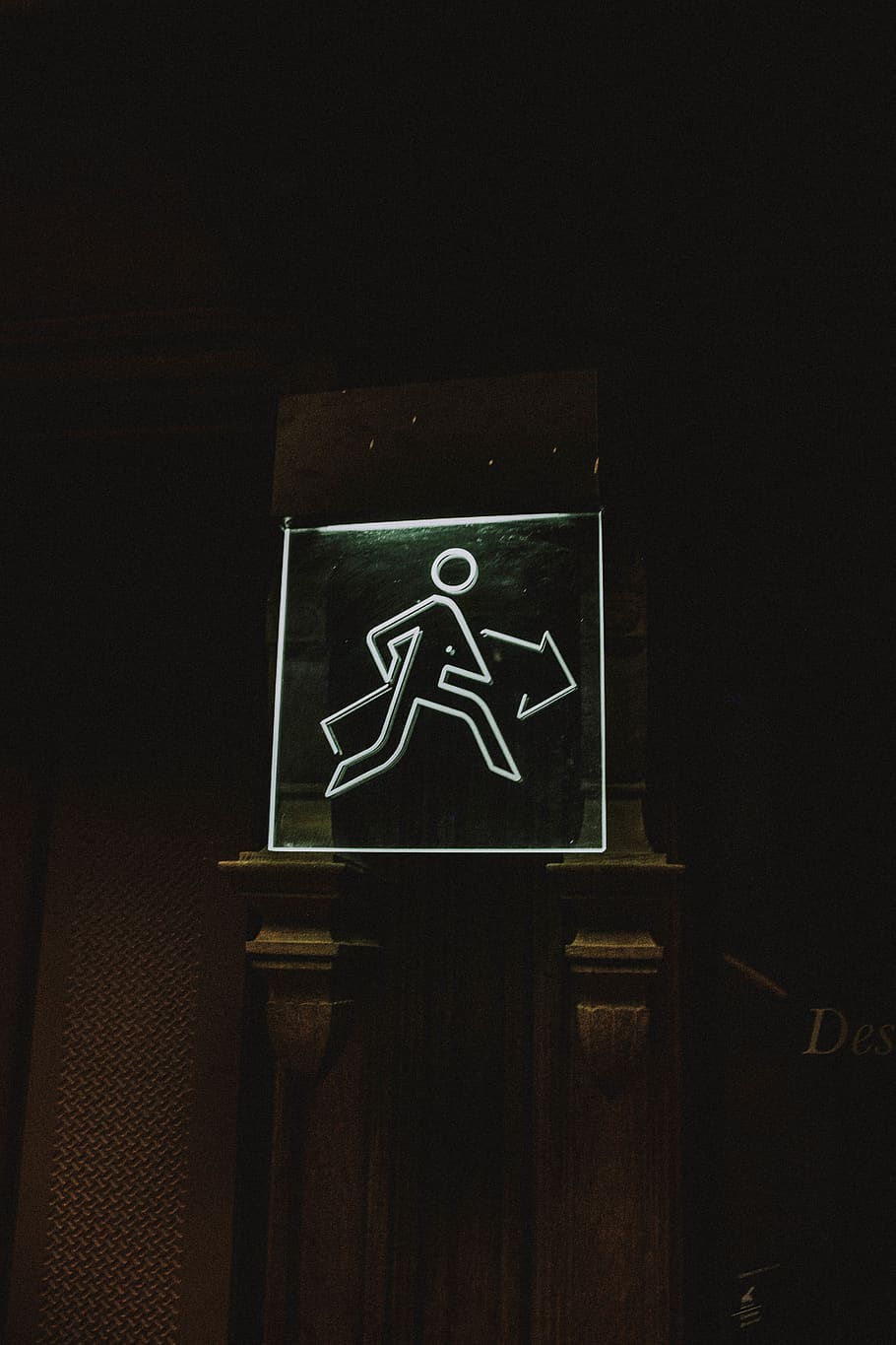 signage, neon light, black, dark, green, night, figure, design HD wallpaper