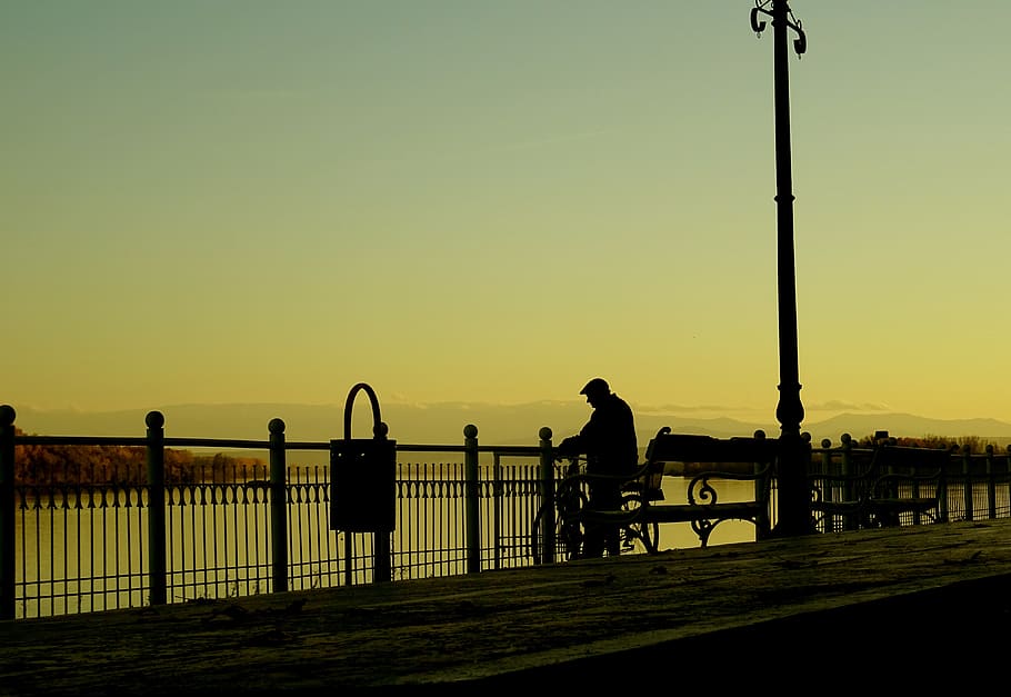 Silhouette Man on Street in City at Sunset, adventure, backlight HD wallpaper