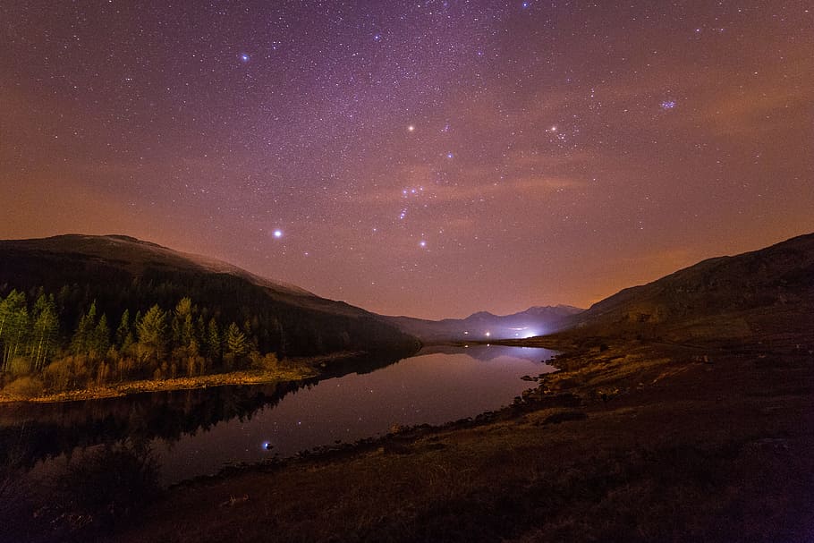 river between mountains during nighttime, lake, star, sky, reflection HD wallpaper