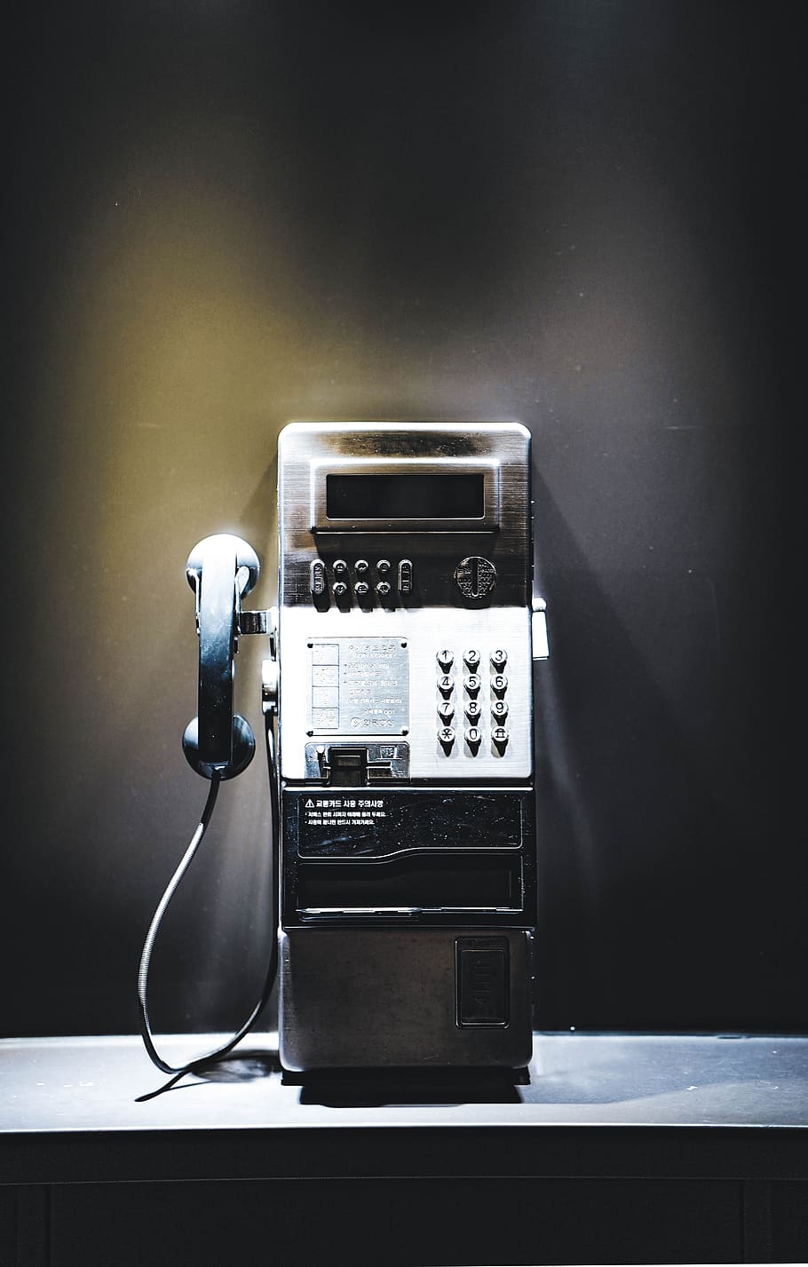 Black and Gray Payphone, classic, communication, connection, cord HD wallpaper