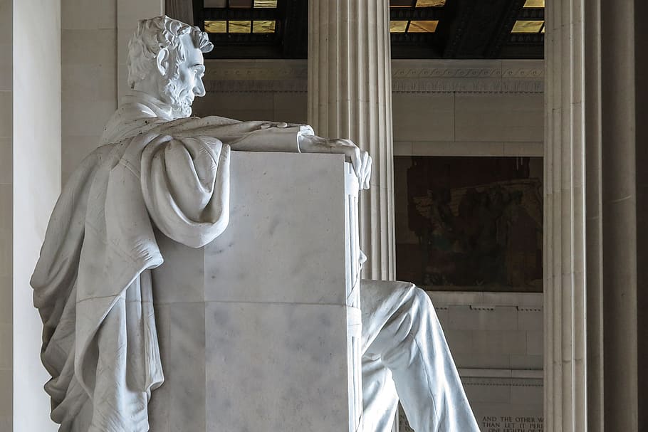 Lincoln seen from the side, seated in Lincoln Memorial, National Mall, Washington DC., HD wallpaper