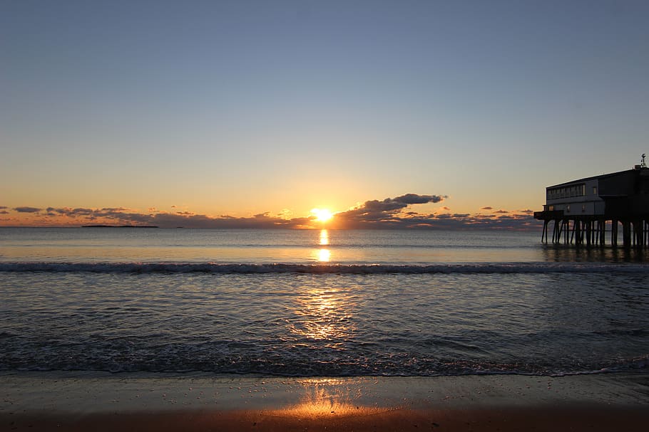 sunrise, beach, ocean, pier, sky, water, sunset, sea, beauty in nature HD wallpaper