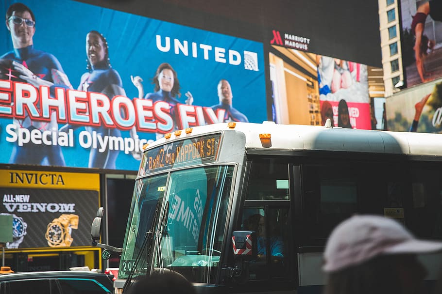 Transportation New York, city, street, bus, reflection, sign HD wallpaper