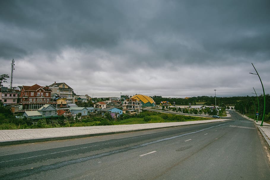 Village Beside Road Under Cloudy Sky, architecture, asphalt, buildings HD wallpaper