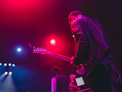 man playing guitar on stage, person, human, lighting, united states HD wallpaper