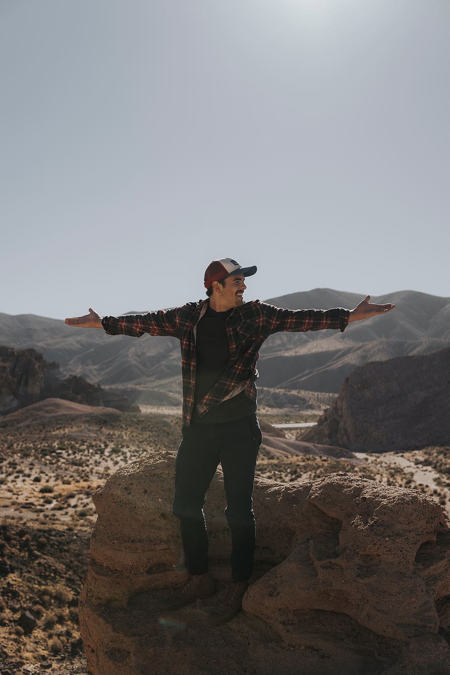 man wide arms open with mountain background, human, person, people HD wallpaper