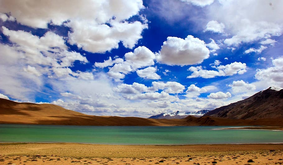 Brown Mountains Under Blue Sky, beach, clouds, environment, idyllic HD wallpaper