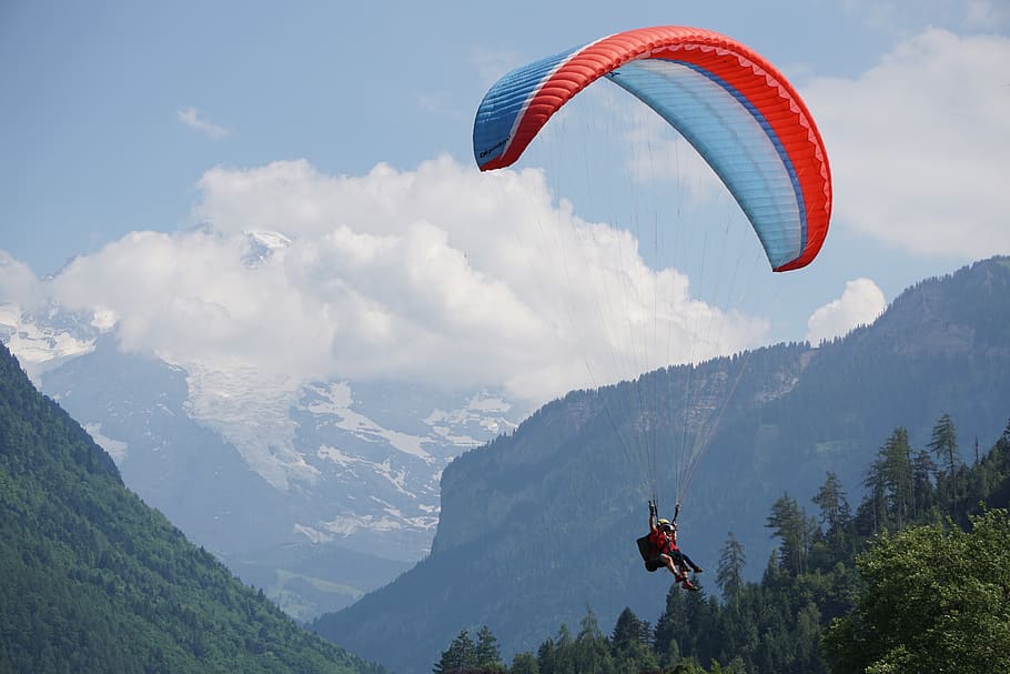 Interlaken-paragliding