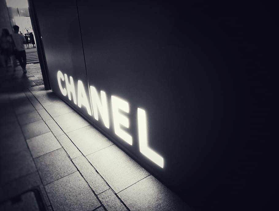 chanel, luxury, street, dark, night, tokyo, ginza, black, white, HD wallpaper