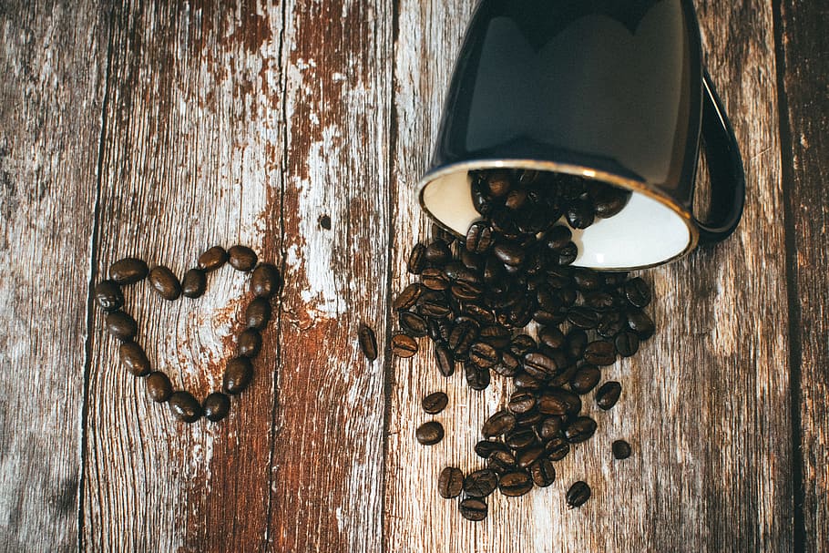 Black Ceramic Coffee Mug and Beans, aromatic, caffeine, close-up HD wallpaper