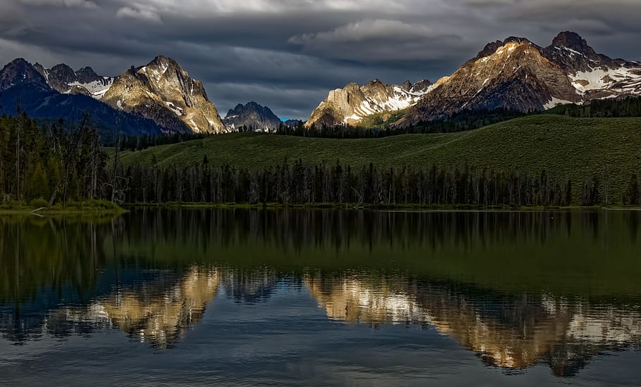 reflection of mountain in water, beauty in nature, scenics - nature HD wallpaper