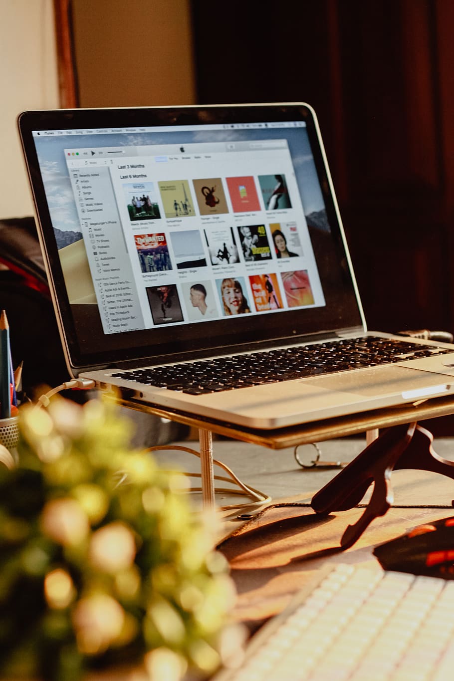 turned-on MacBook Pro, technology, music, arts culture and entertainment HD wallpaper