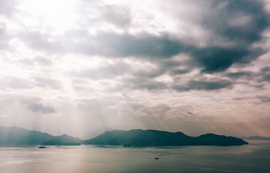 Island on Body of Water, clouds, daylight, lake, landscape, mountains HD wallpaper