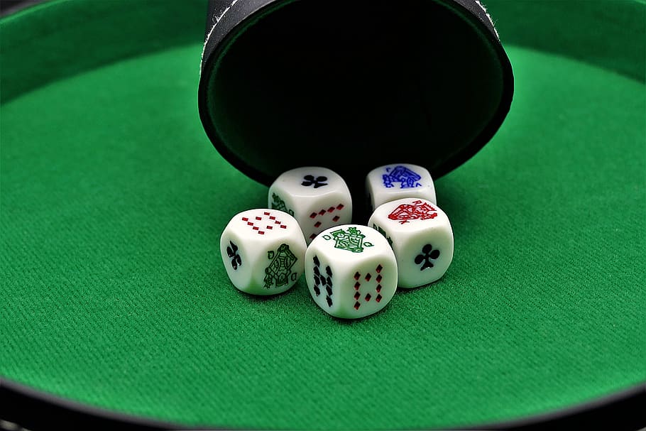 poker-dice-gambling-poker-play.jpg