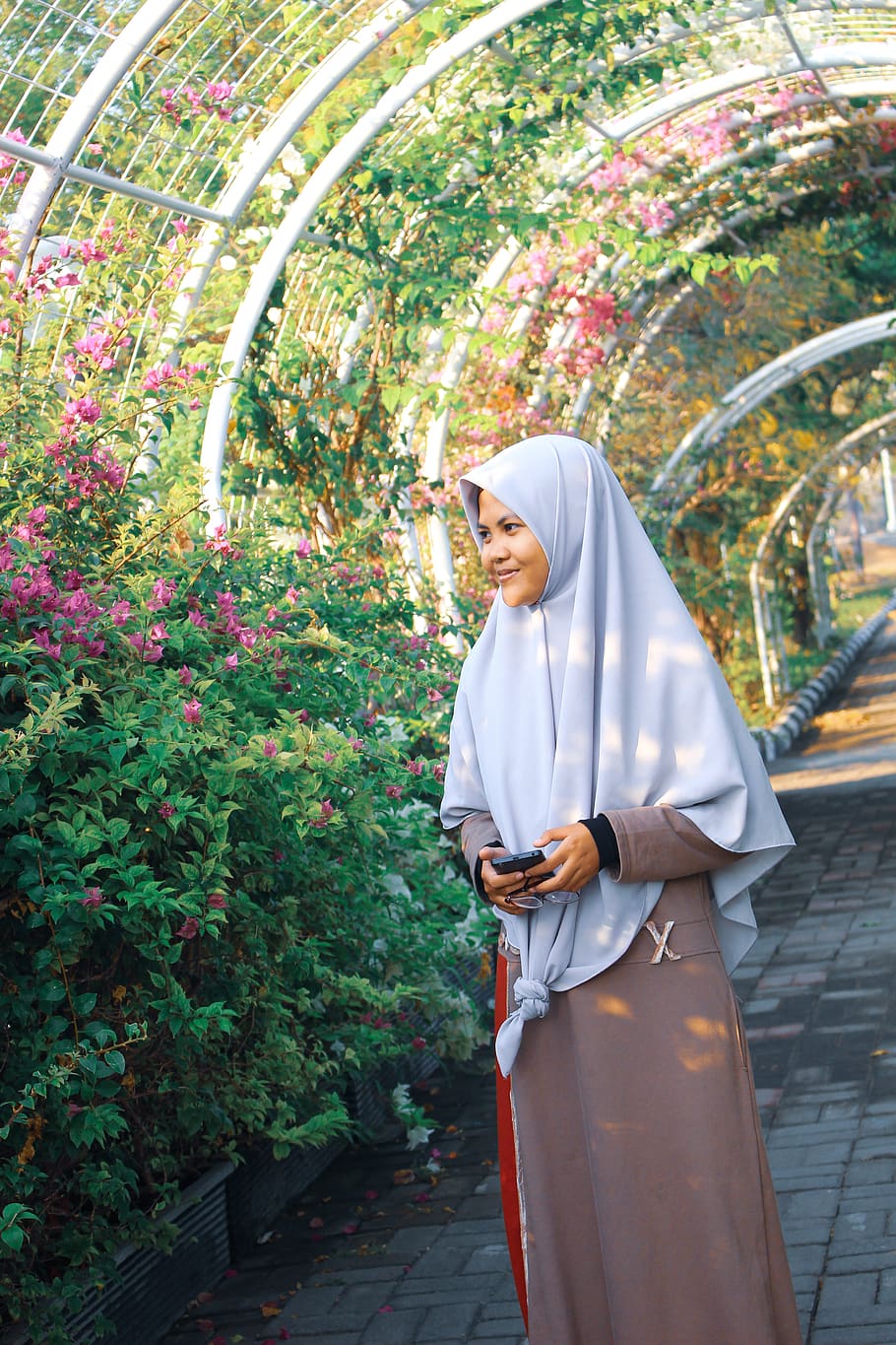 indonesia, surabaya, jawa timur, girl, flower, park, moslem, HD wallpaper